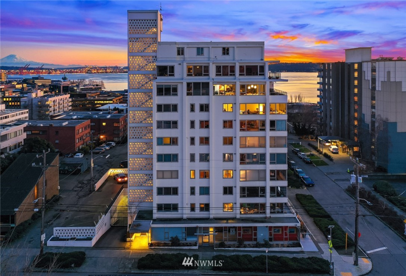 415 Mercer, Seattle, Washington 98119, 3 Bedrooms Bedrooms, ,1 BathroomBathrooms,Residential,For Sale,Mercer West,Mercer,NWM1882349