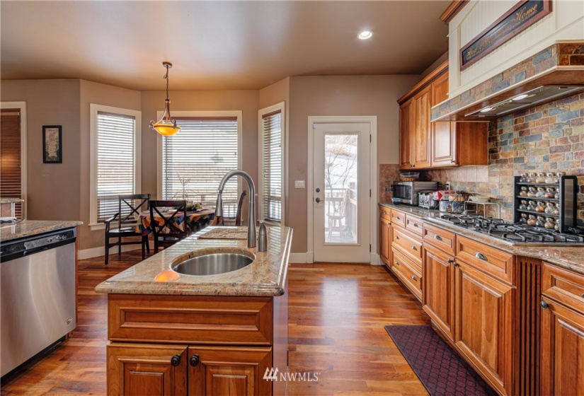 1987 Peach Haven, East Wenatchee, Washington 98802, 6 Bedrooms Bedrooms, ,2 BathroomsBathrooms,Residential,For Sale,Peach Haven Estates,Peach Haven,NWM1880456