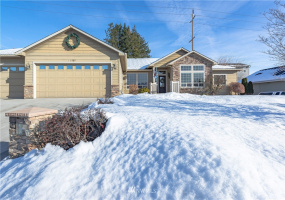 1987 Peach Haven, East Wenatchee, Washington 98802, 6 Bedrooms Bedrooms, ,2 BathroomsBathrooms,Residential,For Sale,Peach Haven Estates,Peach Haven,NWM1880456