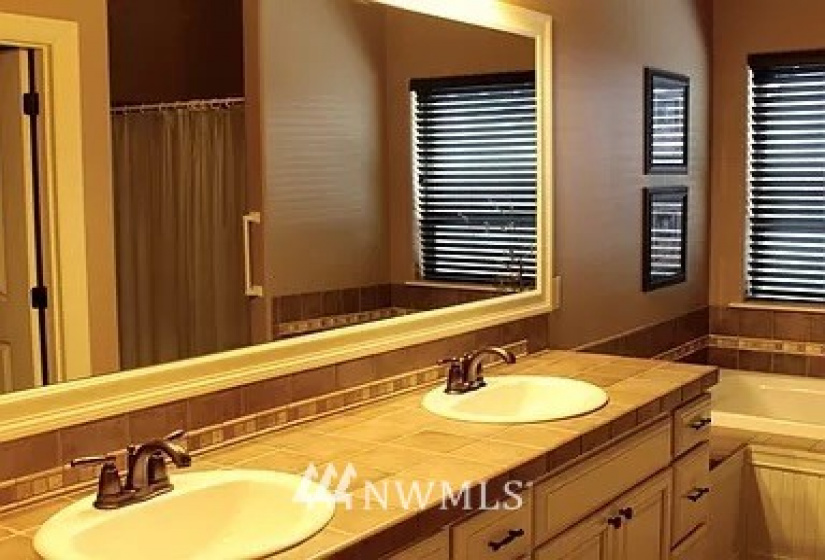 1987 Peach Haven, East Wenatchee, Washington 98802, 6 Bedrooms Bedrooms, ,2 BathroomsBathrooms,Residential,For Sale,Peach Haven Estates,Peach Haven,NWM1880456