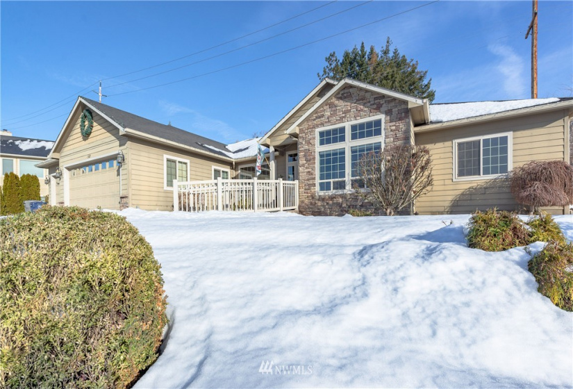 1987 Peach Haven, East Wenatchee, Washington 98802, 6 Bedrooms Bedrooms, ,2 BathroomsBathrooms,Residential,For Sale,Peach Haven Estates,Peach Haven,NWM1880456