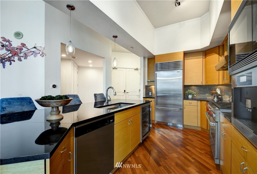 819 Virginia, Seattle, Washington 98101, 2 Bedrooms Bedrooms, ,2 BathroomsBathrooms,Residential,For Sale,Cosmopolitan,Virginia,NWM1881691