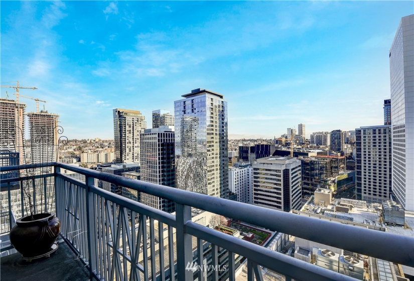 819 Virginia, Seattle, Washington 98101, 2 Bedrooms Bedrooms, ,2 BathroomsBathrooms,Residential,For Sale,Cosmopolitan,Virginia,NWM1881691