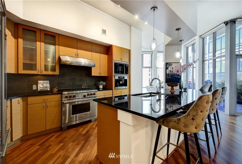 819 Virginia, Seattle, Washington 98101, 2 Bedrooms Bedrooms, ,2 BathroomsBathrooms,Residential,For Sale,Cosmopolitan,Virginia,NWM1881691