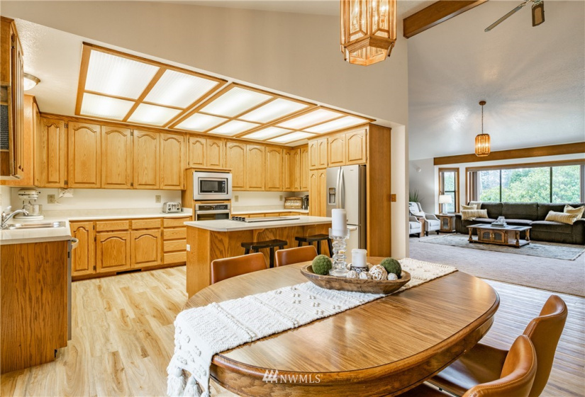 8350 Valley View, Custer, Washington 98240, 4 Bedrooms Bedrooms, ,3 BathroomsBathrooms,Residential,For Sale,Valley View,NWM1881716