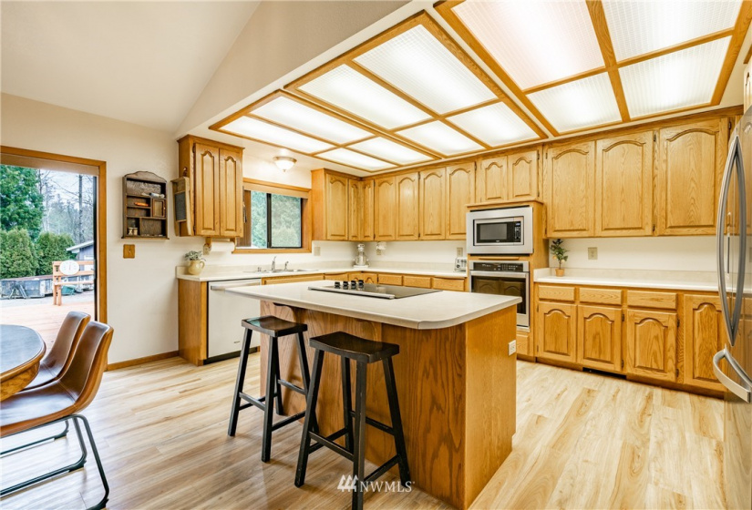 8350 Valley View, Custer, Washington 98240, 4 Bedrooms Bedrooms, ,3 BathroomsBathrooms,Residential,For Sale,Valley View,NWM1881716