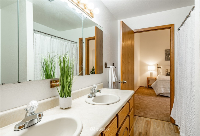 8350 Valley View, Custer, Washington 98240, 4 Bedrooms Bedrooms, ,3 BathroomsBathrooms,Residential,For Sale,Valley View,NWM1881716