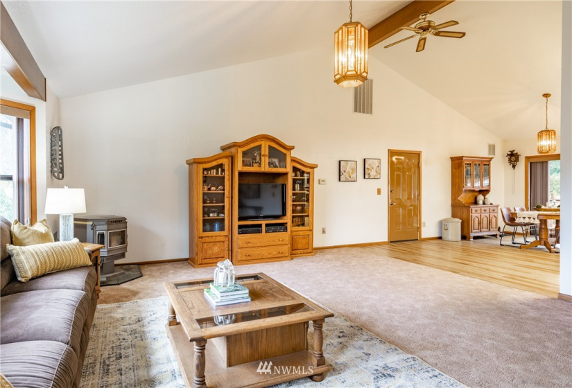 8350 Valley View, Custer, Washington 98240, 4 Bedrooms Bedrooms, ,3 BathroomsBathrooms,Residential,For Sale,Valley View,NWM1881716