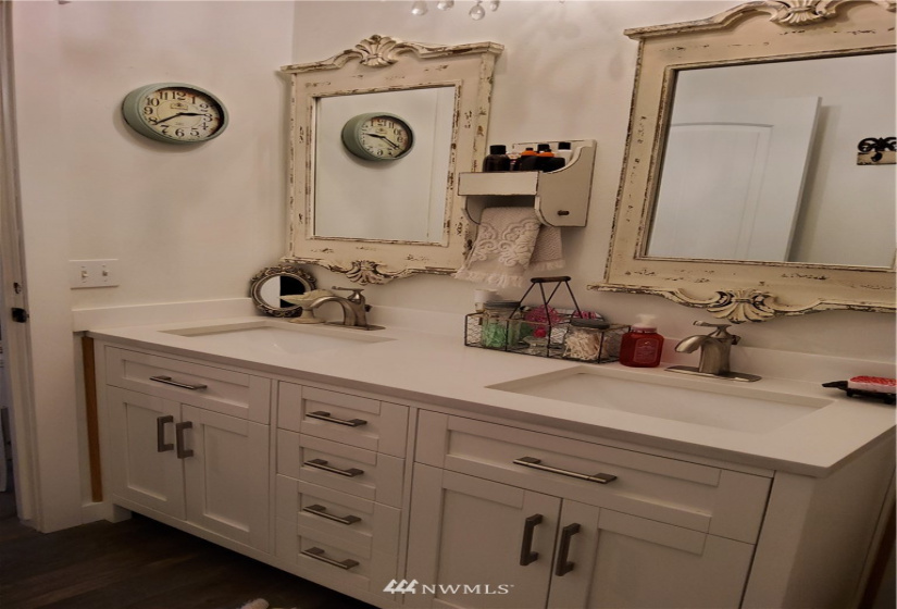 7701 Hardeson, Everett, Washington 98203, 4 Bedrooms Bedrooms, ,2 BathroomsBathrooms,Manufactured In Park,For Sale,Hardeson,NWM1882420