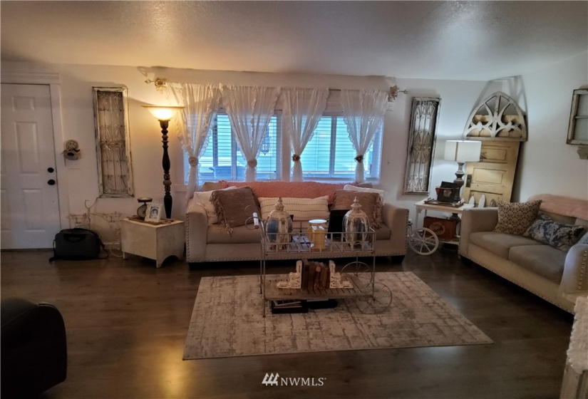 7701 Hardeson, Everett, Washington 98203, 4 Bedrooms Bedrooms, ,2 BathroomsBathrooms,Manufactured In Park,For Sale,Hardeson,NWM1882420