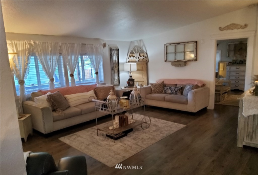 7701 Hardeson, Everett, Washington 98203, 4 Bedrooms Bedrooms, ,2 BathroomsBathrooms,Manufactured In Park,For Sale,Hardeson,NWM1882420