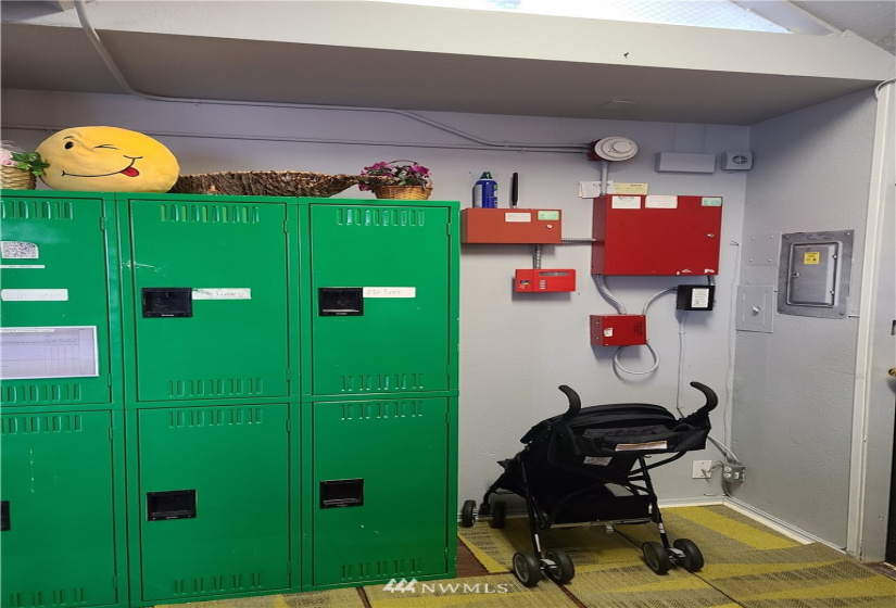 301 3rd, Puyallup, Washington 98372, ,Commercial Sale,For Sale,3rd,NWM1882552