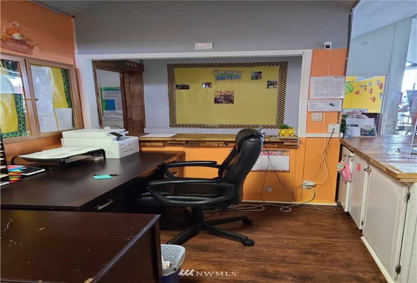 301 3rd, Puyallup, Washington 98372, ,Commercial Sale,For Sale,3rd,NWM1882552