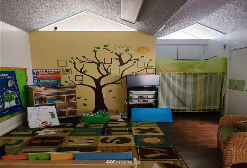 301 3rd, Puyallup, Washington 98372, ,Commercial Sale,For Sale,3rd,NWM1882552