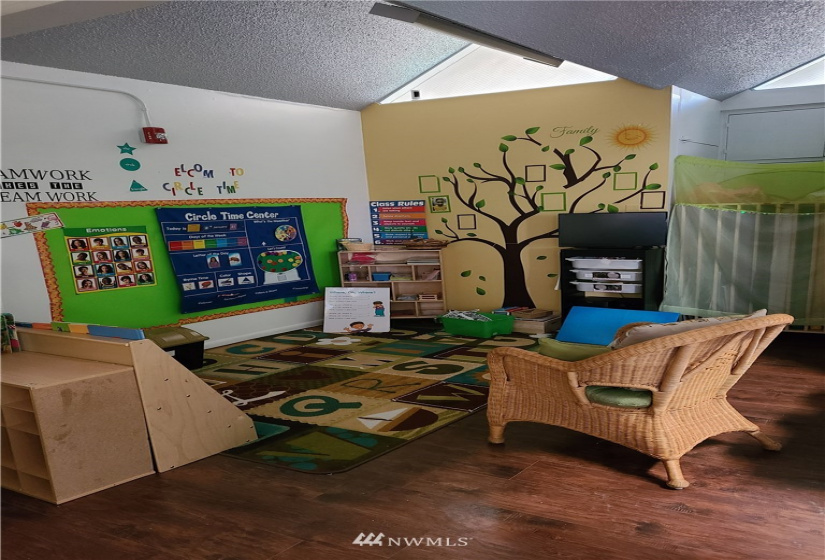 301 3rd, Puyallup, Washington 98372, ,Commercial Sale,For Sale,3rd,NWM1882552