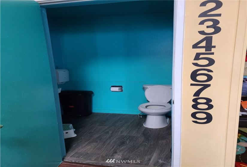 301 3rd, Puyallup, Washington 98372, ,Commercial Sale,For Sale,3rd,NWM1882552