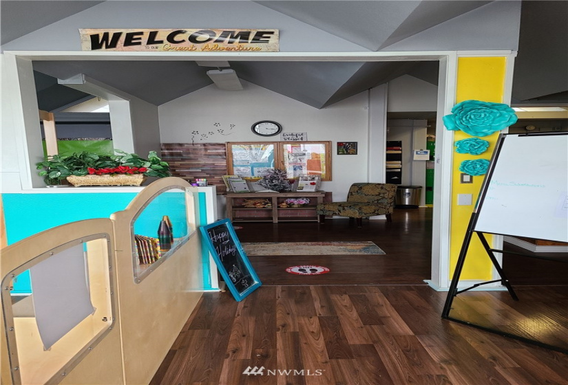 301 3rd, Puyallup, Washington 98372, ,Commercial Sale,For Sale,3rd,NWM1882552