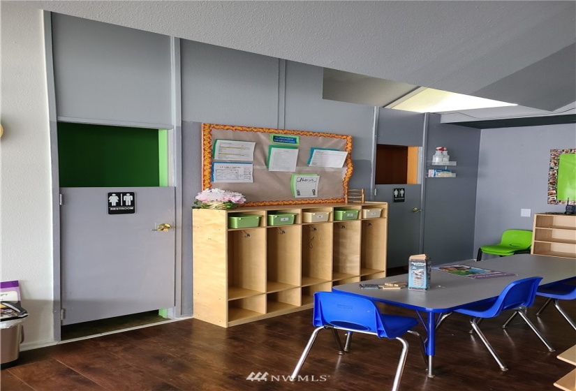 301 3rd, Puyallup, Washington 98372, ,Commercial Sale,For Sale,3rd,NWM1882552