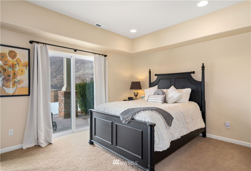 9240 Red Cliff, Quincy, Washington 98848, 2 Bedrooms Bedrooms, ,2 BathroomsBathrooms,Residential,For Sale,Sunserra Resort Phase 2,Red Cliff,NWM1882302