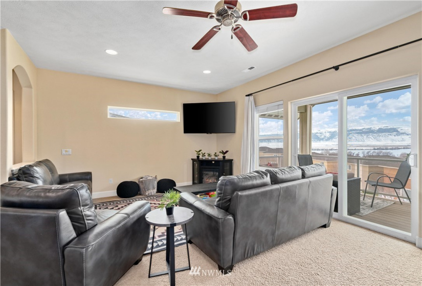 9240 Red Cliff, Quincy, Washington 98848, 2 Bedrooms Bedrooms, ,2 BathroomsBathrooms,Residential,For Sale,Sunserra Resort Phase 2,Red Cliff,NWM1882302