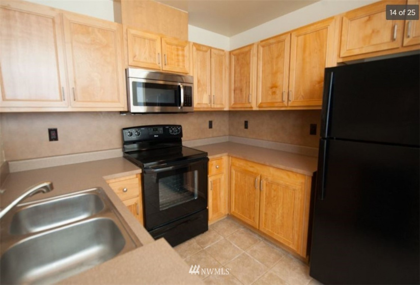 16275 85, Redmond, Washington 98052, 1 Bedroom Bedrooms, ,1 BathroomBathrooms,Residential,For Sale,Frazer Court,85,NWM1882575