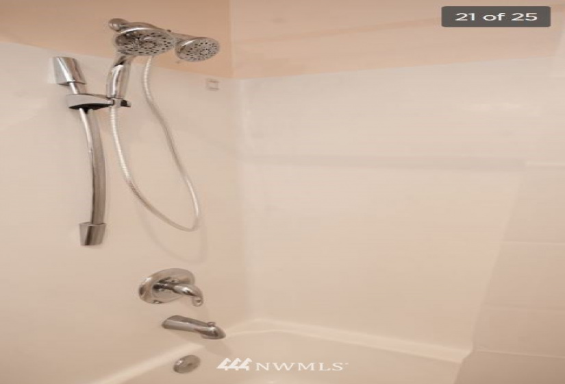 16275 85, Redmond, Washington 98052, 1 Bedroom Bedrooms, ,1 BathroomBathrooms,Residential,For Sale,Frazer Court,85,NWM1882575