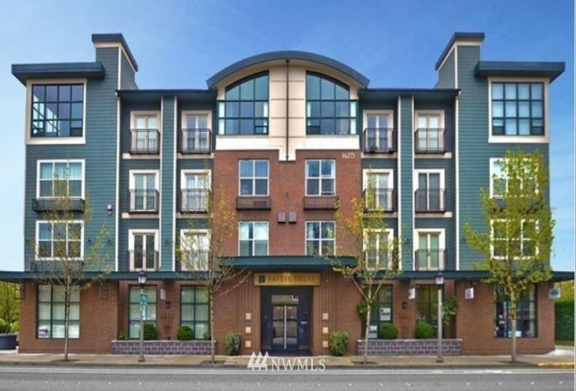 16275 85, Redmond, Washington 98052, 1 Bedroom Bedrooms, ,1 BathroomBathrooms,Residential,For Sale,Frazer Court,85,NWM1882575