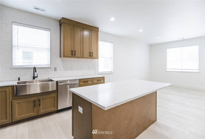 4074 Quinn, Moses Lake, Washington 98837, 3 Bedrooms Bedrooms, ,2 BathroomsBathrooms,Residential,For Sale,Quinn,NWM1882610