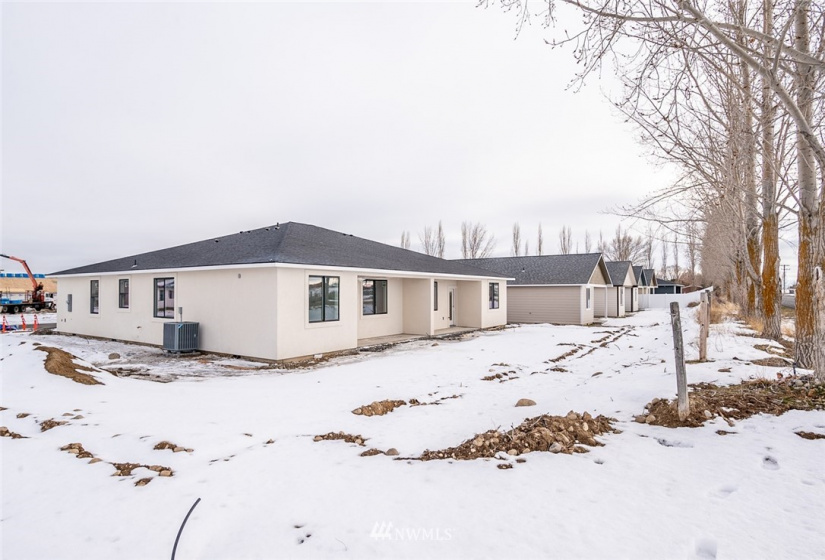 4074 Quinn, Moses Lake, Washington 98837, 3 Bedrooms Bedrooms, ,2 BathroomsBathrooms,Residential,For Sale,Quinn,NWM1882610