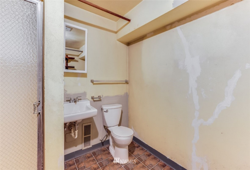 5429 331st, Auburn, Washington 98001, 3 Bedrooms Bedrooms, ,1 BathroomBathrooms,Residential,For Sale,331st,NWM1879631