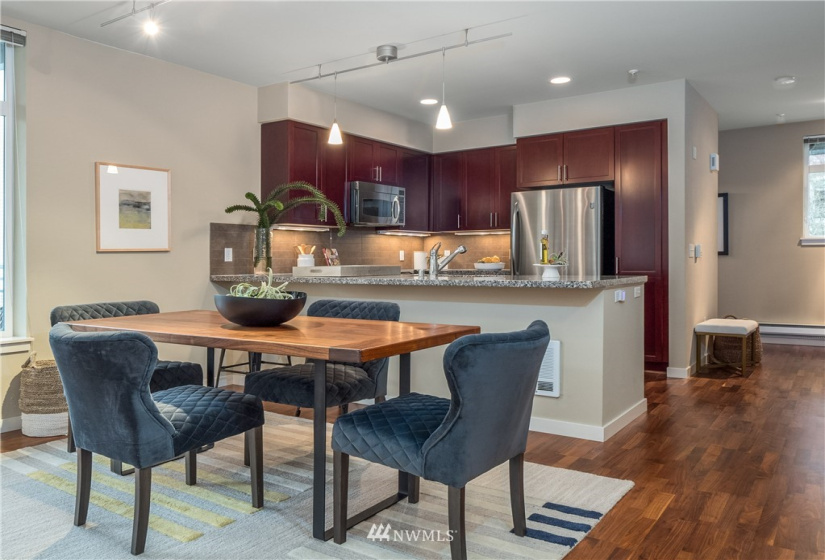 130 Harbor Square, Bainbridge Island, Washington 98110, 2 Bedrooms Bedrooms, ,1 BathroomBathrooms,Residential,For Sale,Harbor Square Condominium,Harbor Square,NWM1881886