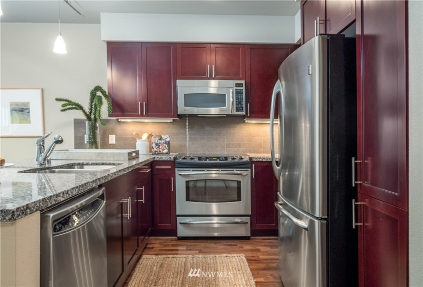 130 Harbor Square, Bainbridge Island, Washington 98110, 2 Bedrooms Bedrooms, ,1 BathroomBathrooms,Residential,For Sale,Harbor Square Condominium,Harbor Square,NWM1881886