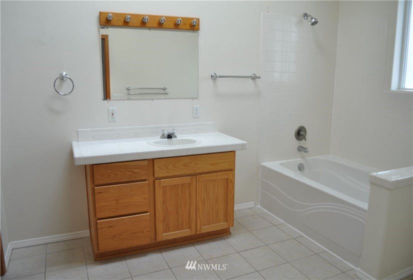 111 Elizabeth, Ilwaco, Washington 98624, 4 Bedrooms Bedrooms, ,2 BathroomsBathrooms,Residential,For Sale,Whealdonsburg,Elizabeth,NWM1882726