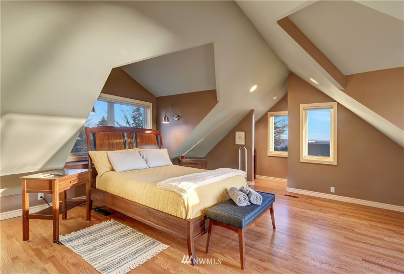 10628 Marine View, Seattle, Washington 98146, 3 Bedrooms Bedrooms, ,2 BathroomsBathrooms,Residential,For Sale,Marine View,NWM1882371