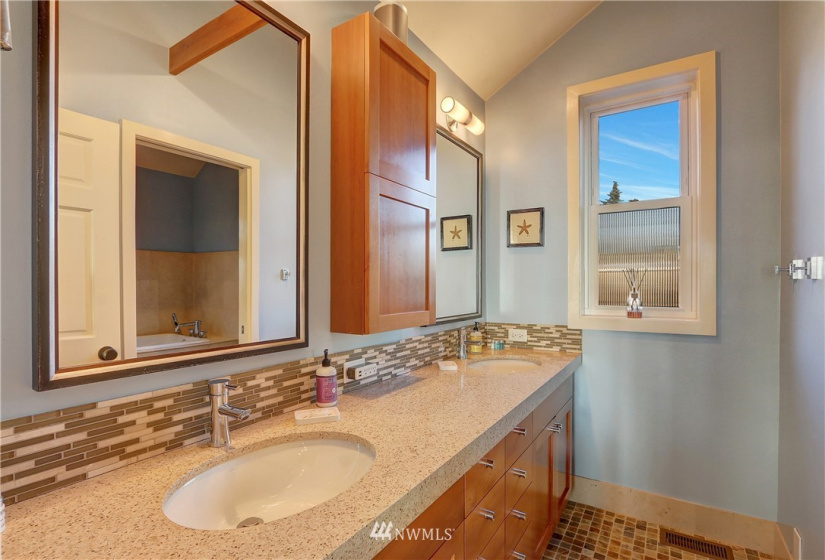 10628 Marine View, Seattle, Washington 98146, 3 Bedrooms Bedrooms, ,2 BathroomsBathrooms,Residential,For Sale,Marine View,NWM1882371