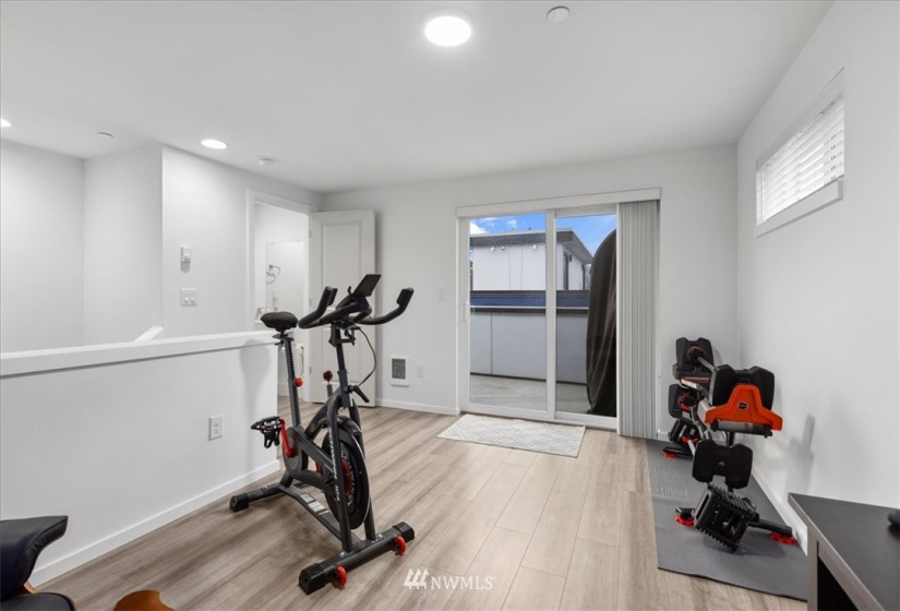 3214 B 15th, Seattle, Washington 98119, 2 Bedrooms Bedrooms, ,1 BathroomBathrooms,Residential,For Sale,Queen Anne West,15th,NWM1882128