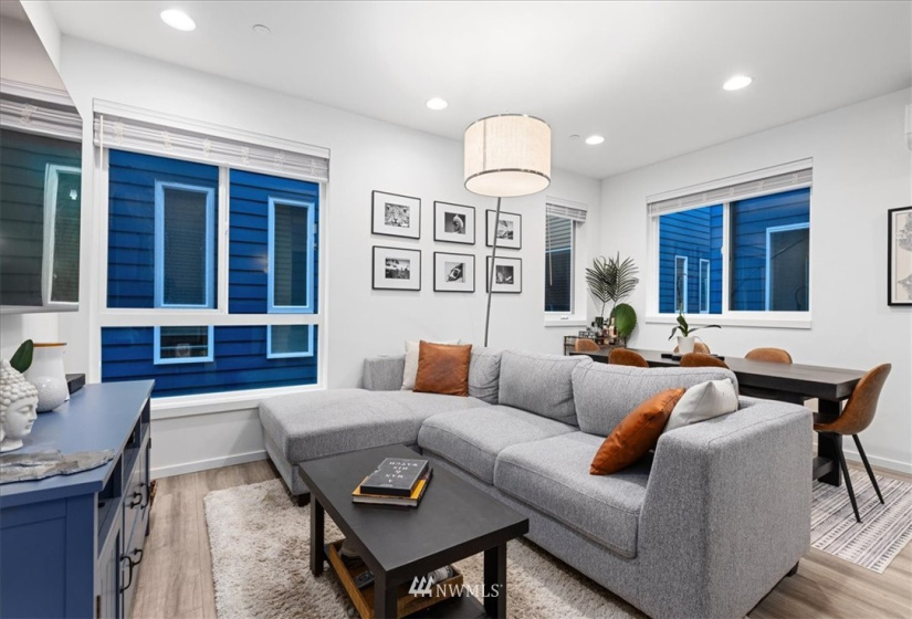 3214 B 15th, Seattle, Washington 98119, 2 Bedrooms Bedrooms, ,1 BathroomBathrooms,Residential,For Sale,Queen Anne West,15th,NWM1882128