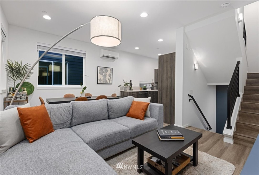 3214 B 15th, Seattle, Washington 98119, 2 Bedrooms Bedrooms, ,1 BathroomBathrooms,Residential,For Sale,Queen Anne West,15th,NWM1882128