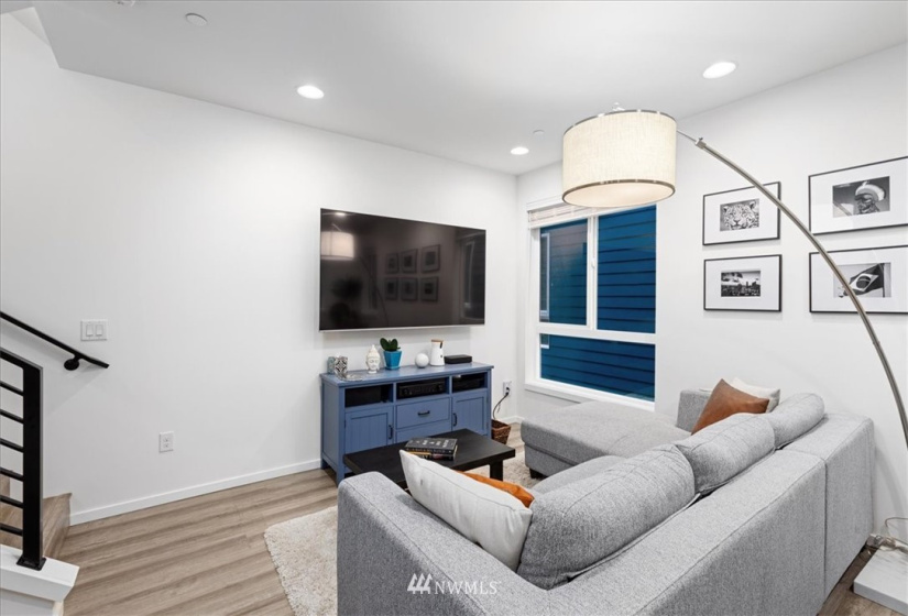 3214 B 15th, Seattle, Washington 98119, 2 Bedrooms Bedrooms, ,1 BathroomBathrooms,Residential,For Sale,Queen Anne West,15th,NWM1882128