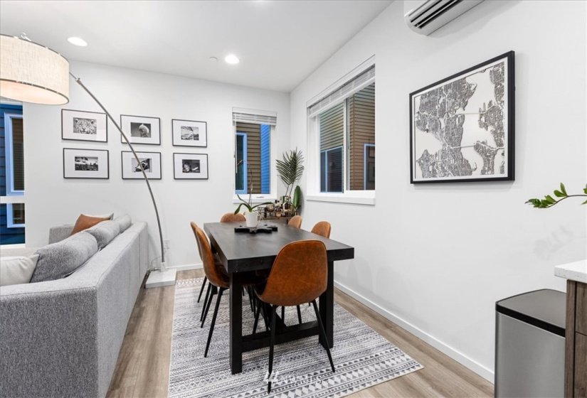 3214 B 15th, Seattle, Washington 98119, 2 Bedrooms Bedrooms, ,1 BathroomBathrooms,Residential,For Sale,Queen Anne West,15th,NWM1882128