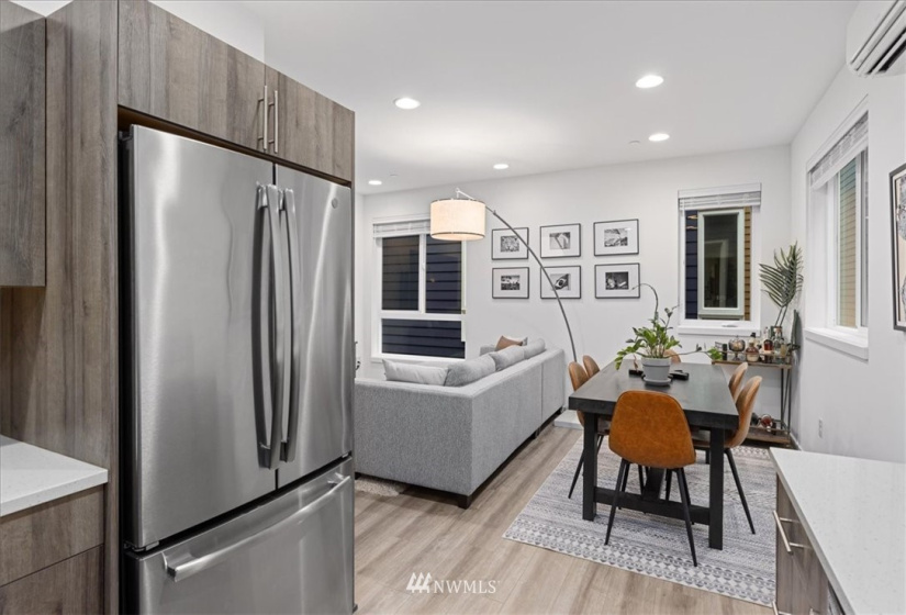 3214 B 15th, Seattle, Washington 98119, 2 Bedrooms Bedrooms, ,1 BathroomBathrooms,Residential,For Sale,Queen Anne West,15th,NWM1882128