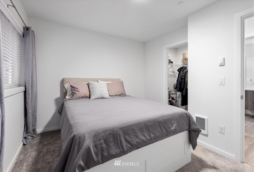 3214 B 15th, Seattle, Washington 98119, 2 Bedrooms Bedrooms, ,1 BathroomBathrooms,Residential,For Sale,Queen Anne West,15th,NWM1882128