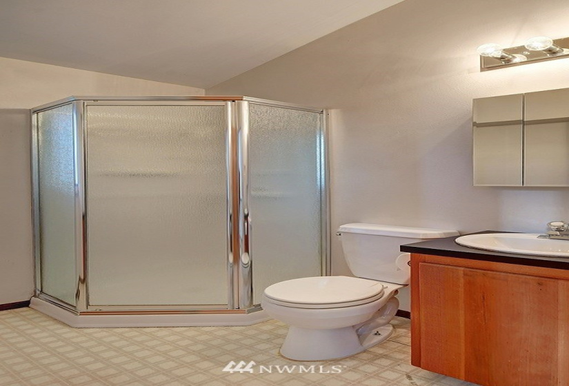 21024 Damson, Lynnwood, Washington 98036, 4 Bedrooms Bedrooms, ,1 BathroomBathrooms,Residential,For Sale,Damson,NWM1881638