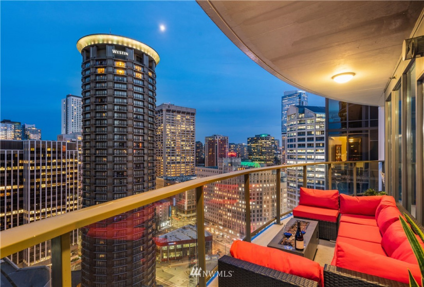 1920 4th, Seattle, Washington 98101, 2 Bedrooms Bedrooms, ,2 BathroomsBathrooms,Residential,For Sale,The Escala,4th,NWM1881934