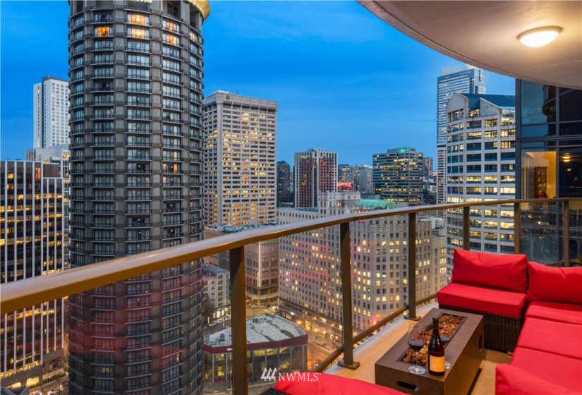 1920 4th, Seattle, Washington 98101, 2 Bedrooms Bedrooms, ,2 BathroomsBathrooms,Residential,For Sale,The Escala,4th,NWM1881934