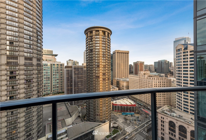 1920 4th, Seattle, Washington 98101, 2 Bedrooms Bedrooms, ,2 BathroomsBathrooms,Residential,For Sale,The Escala,4th,NWM1881934