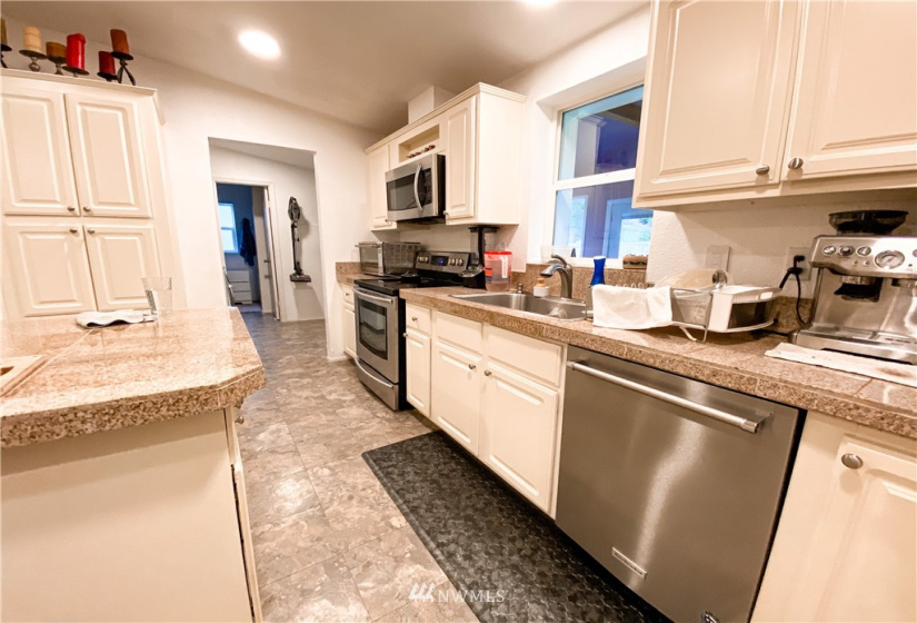 18629 96th, Stanwood, Washington 98292, 4 Bedrooms Bedrooms, ,2 BathroomsBathrooms,Residential,For Sale,96th,NWM1883076