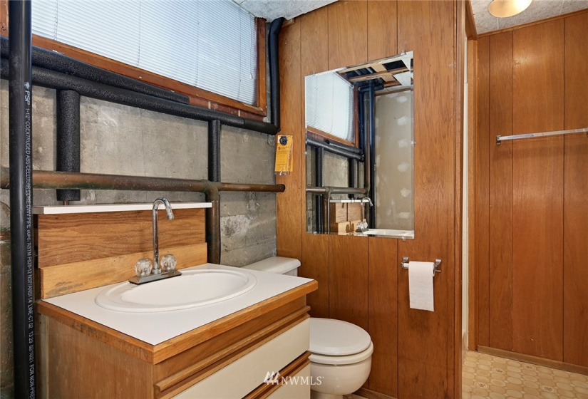 5838 17th, Seattle, Washington 98108, 5 Bedrooms Bedrooms, ,2 BathroomsBathrooms,Residential,For Sale,17th,NWM1882543