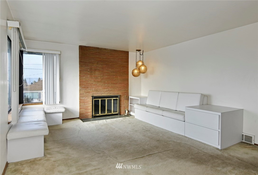 5838 17th, Seattle, Washington 98108, 5 Bedrooms Bedrooms, ,2 BathroomsBathrooms,Residential,For Sale,17th,NWM1882543