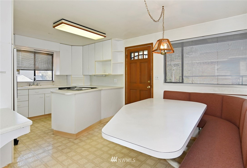 5838 17th, Seattle, Washington 98108, 5 Bedrooms Bedrooms, ,2 BathroomsBathrooms,Residential,For Sale,17th,NWM1882543